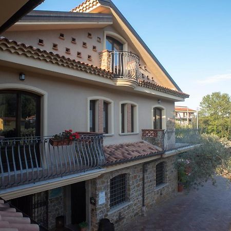 La Ginestra Hotel Castel San Lorenzo Bagian luar foto
