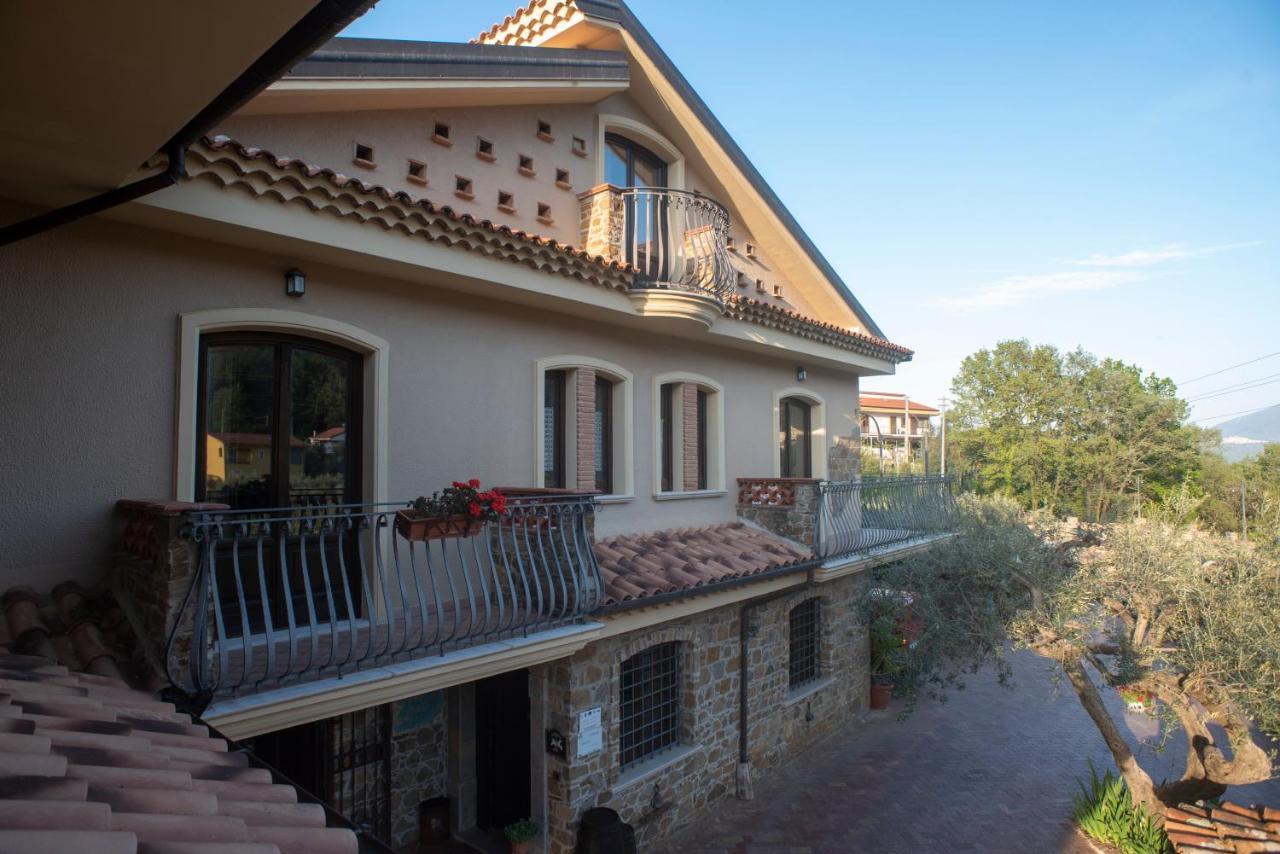 La Ginestra Hotel Castel San Lorenzo Bagian luar foto