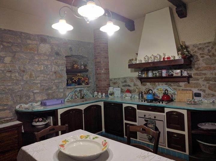 La Ginestra Hotel Castel San Lorenzo Bagian luar foto