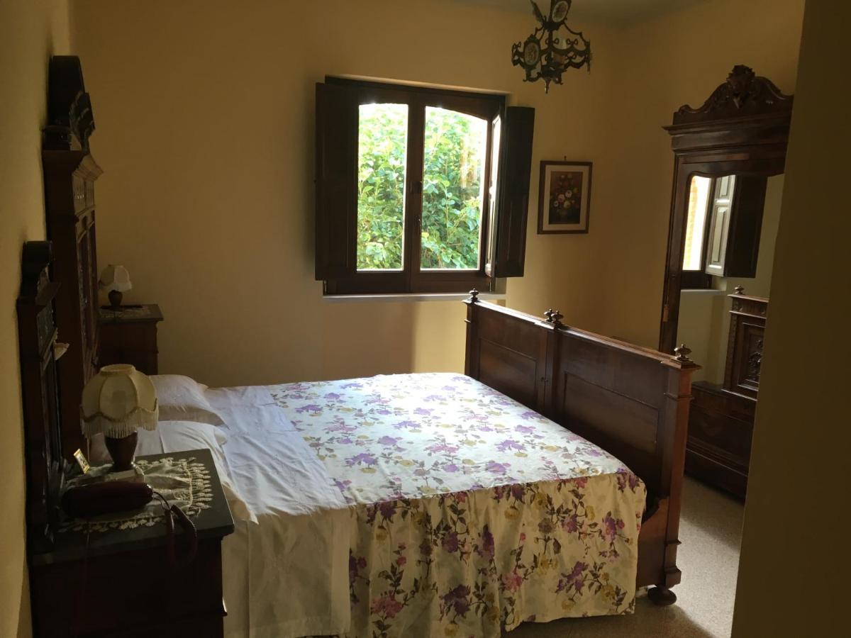 La Ginestra Hotel Castel San Lorenzo Bagian luar foto