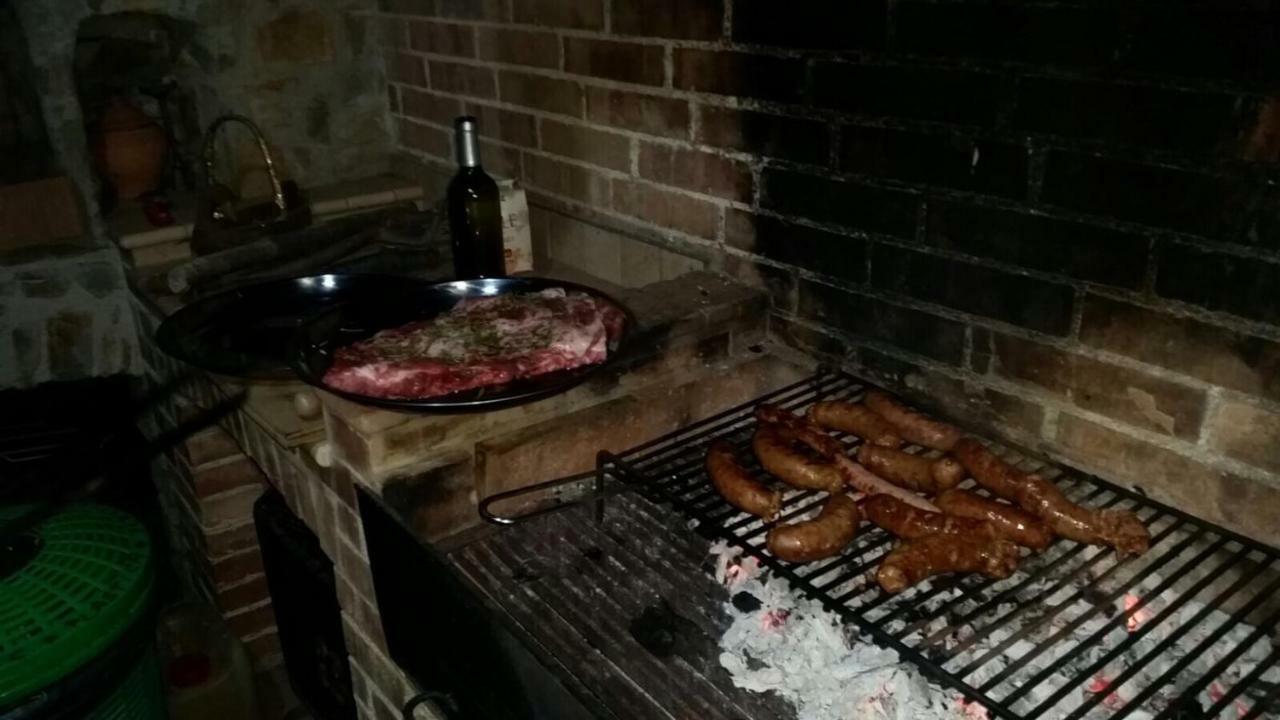 La Ginestra Hotel Castel San Lorenzo Bagian luar foto