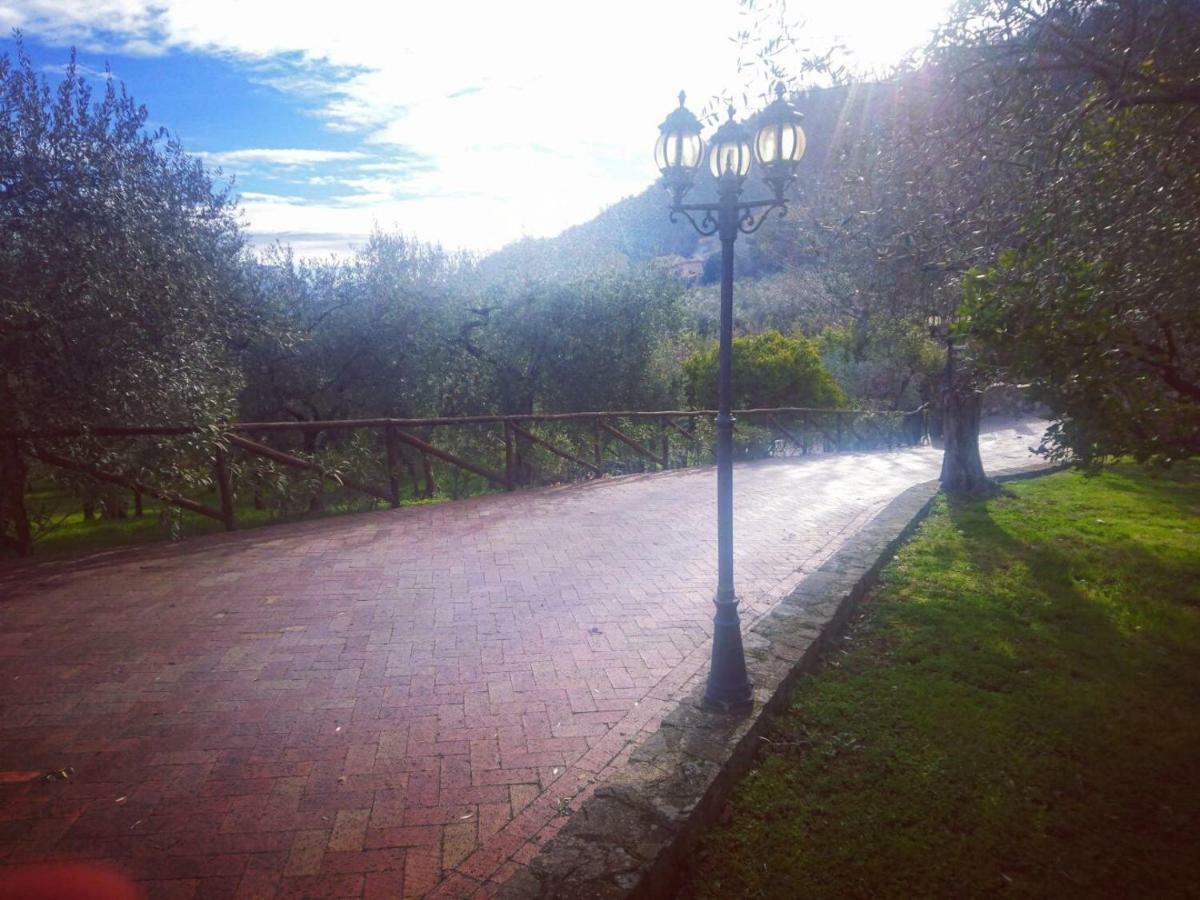 La Ginestra Hotel Castel San Lorenzo Bagian luar foto